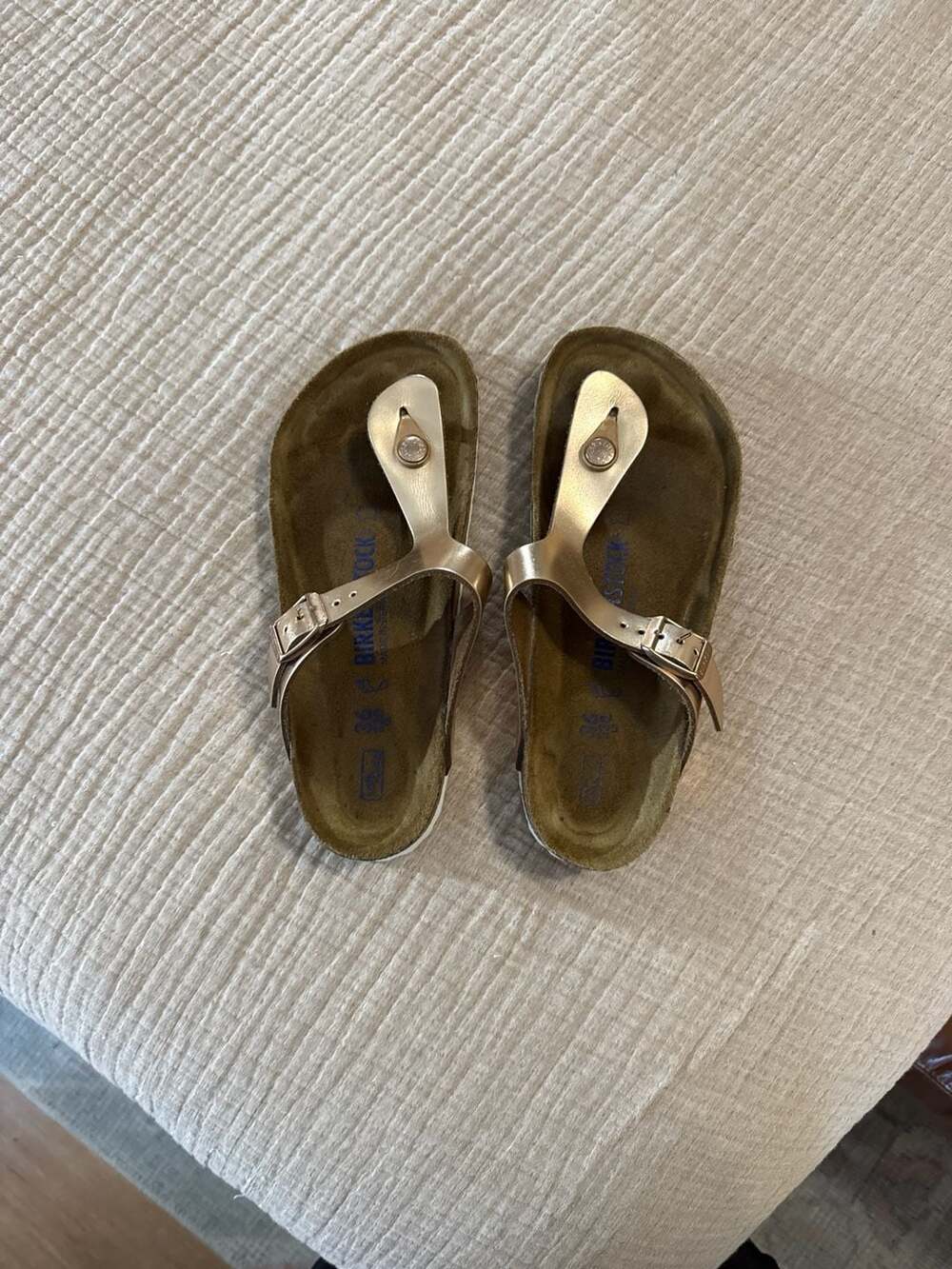 Birkenstock Gizeh Metallic Gold Thong Sandals Size 38